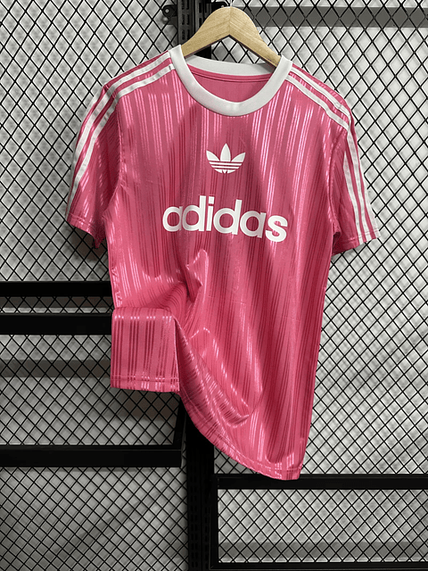 Adidas T-Shirt
