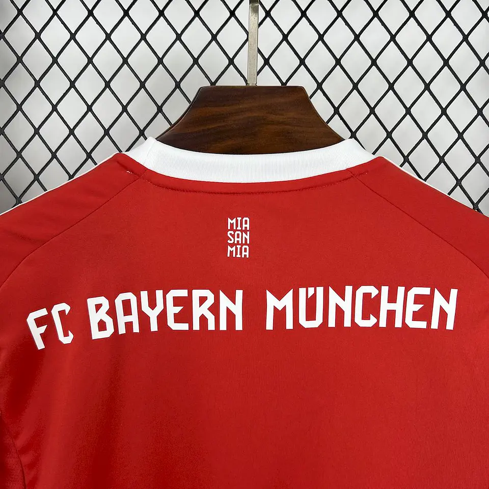 Bayern Munich Equipamento Principal 2025/26 8