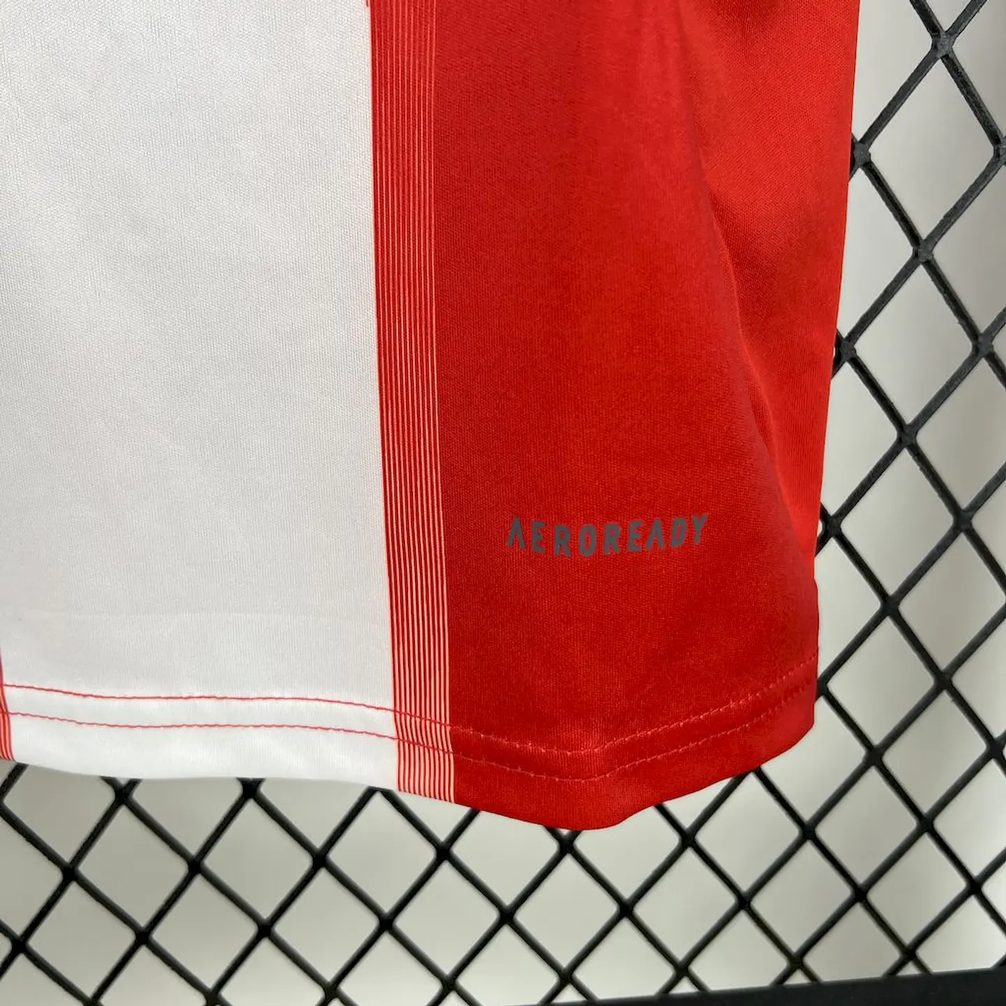 Bayern Munich Equipamento Principal 2025/26 9