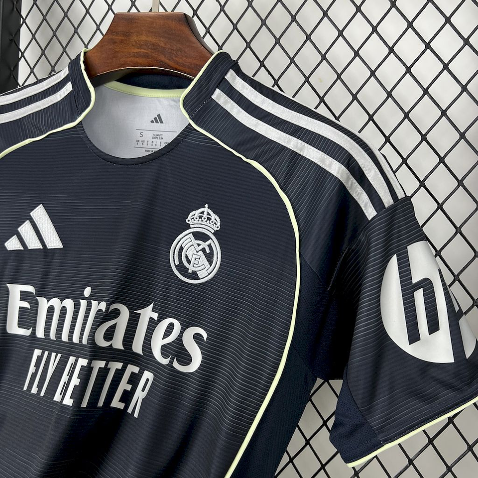 Real Madrid Equipamento Alternativo 2025/26 3