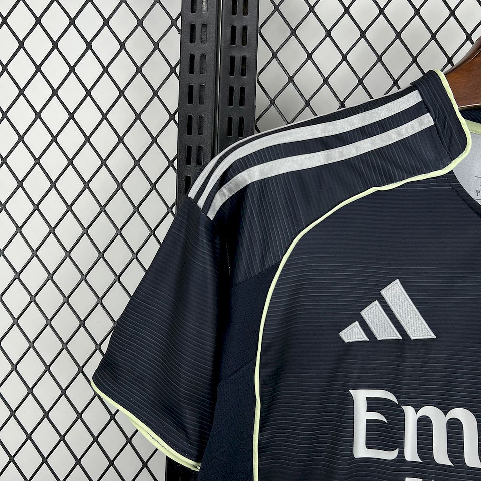 Real Madrid Equipamento Alternativo 2025/26 9