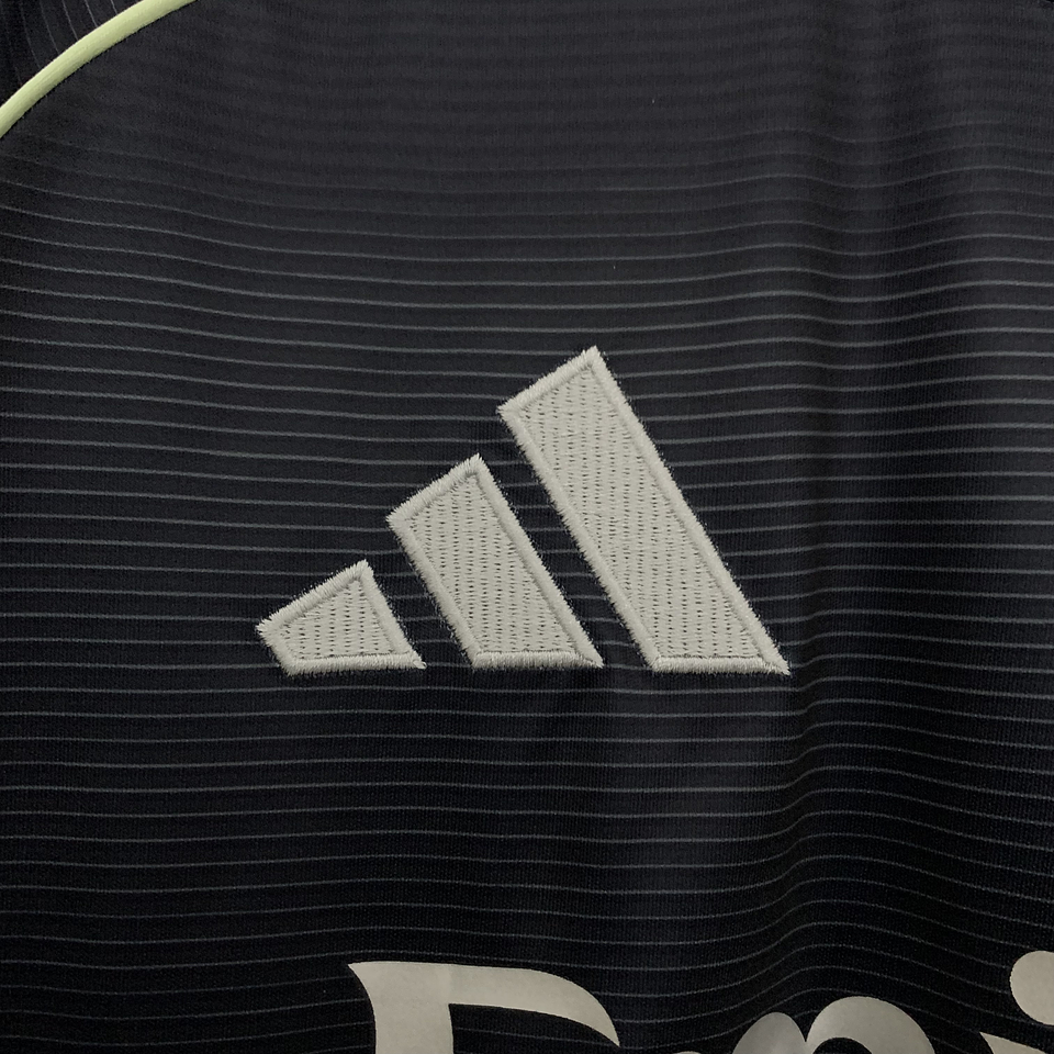Real Madrid Equipamento Alternativo 2025/26 4