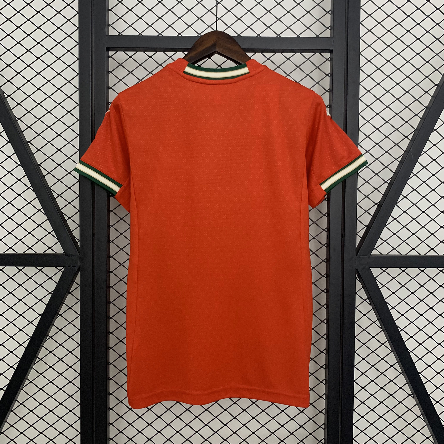 Portugal Equipamento Principal Mulher 2025/26 2