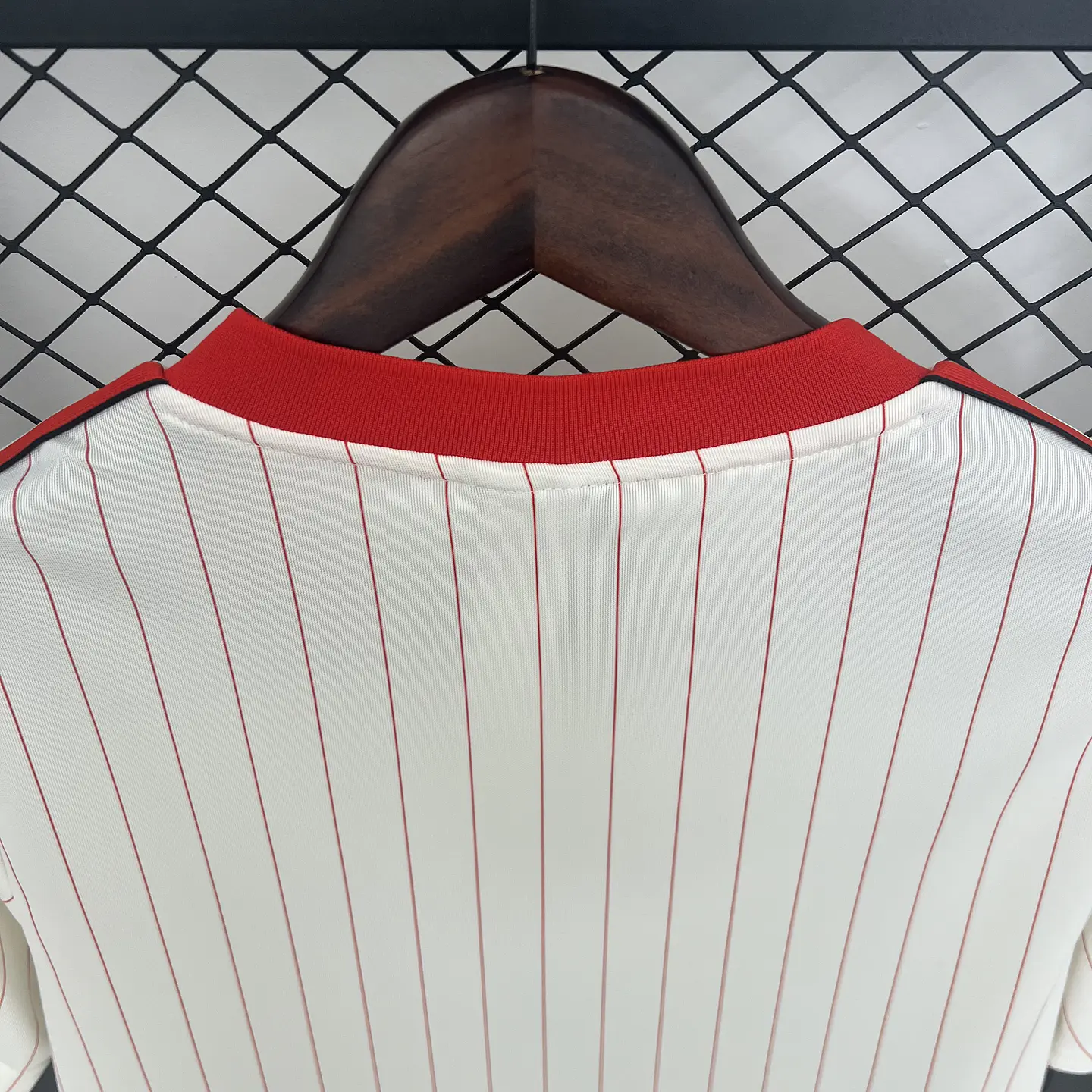 Benfica Retro x Adidas Classics 2025/26 6