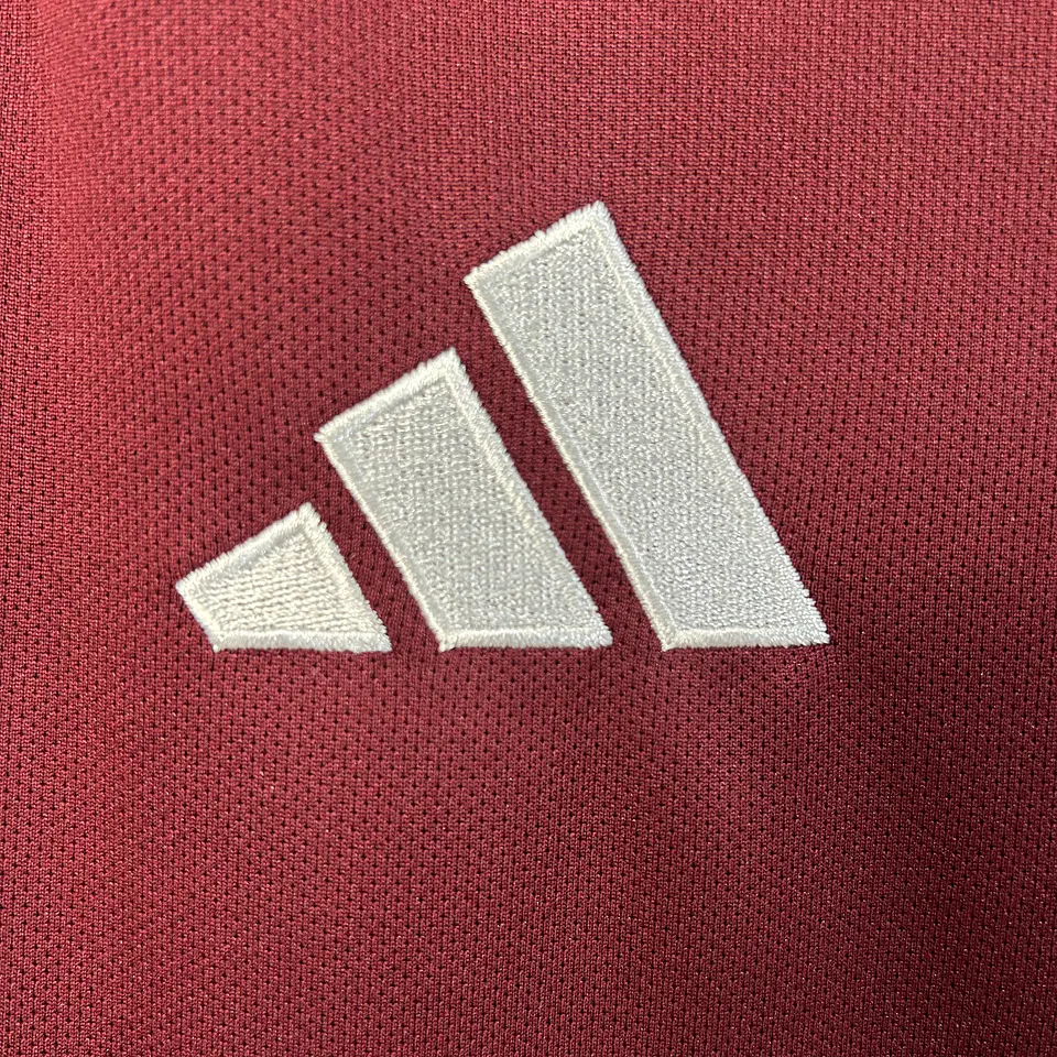 Aston Villa Equipamento Principal 2025/26 4