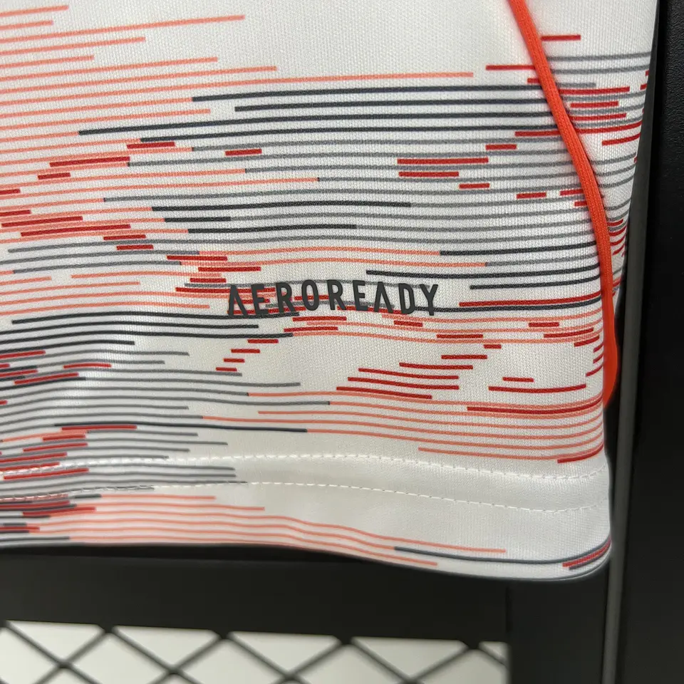 Bayern Munich Terceiro Equipamento 2025/26 9