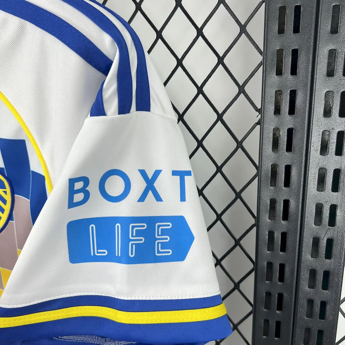 Leeds Equipamento Principal 2025/26 8