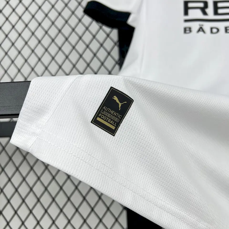 Mönchengladbach Equipamento Principal 2025/26 8