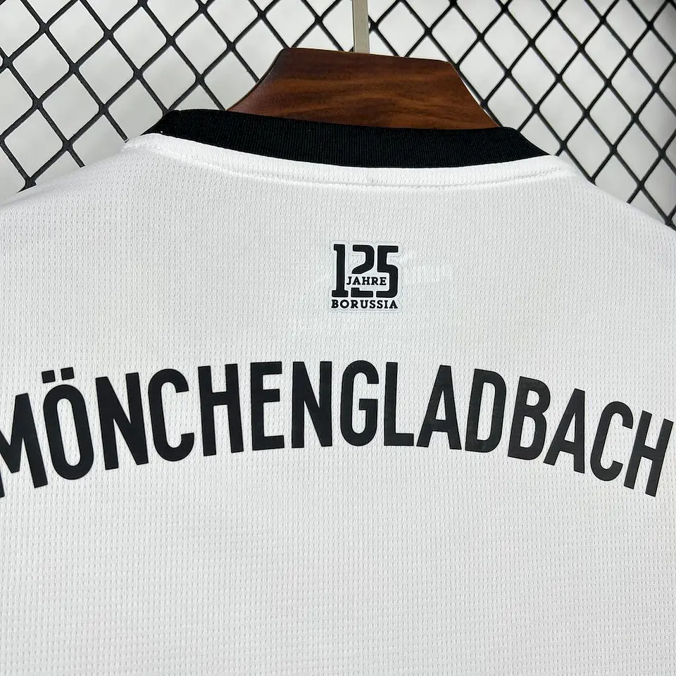 Mönchengladbach Equipamento Principal 2025/26 6