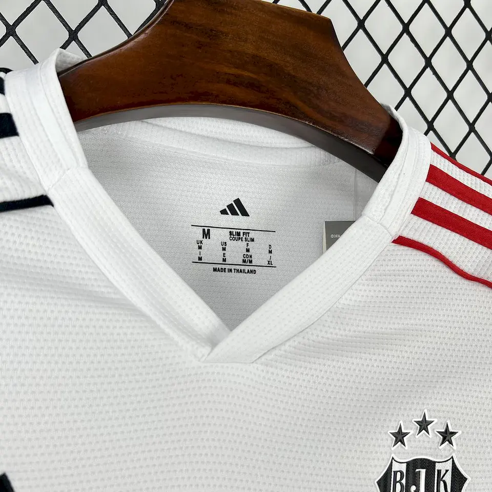Besiktas Equipamento Principal 2025/26 5
