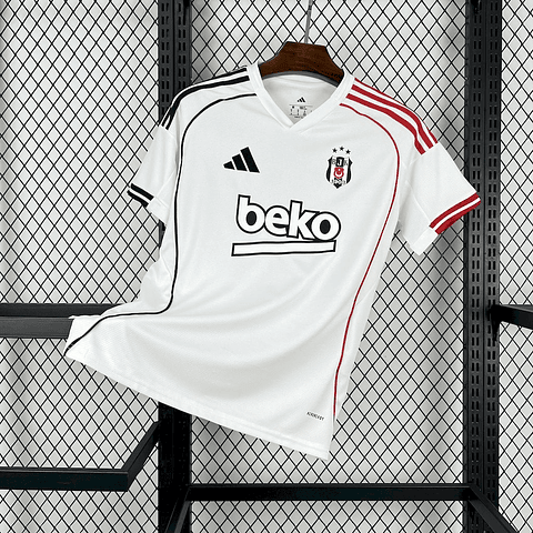 Besiktas Equipamento Principal 2025/26