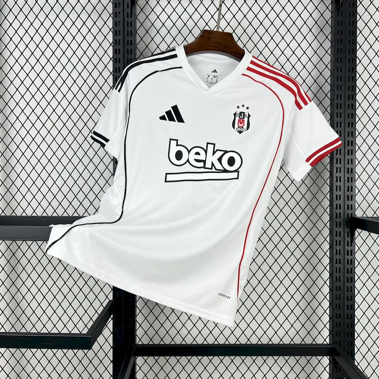 Besiktas Equipamento Principal 2025/26 1