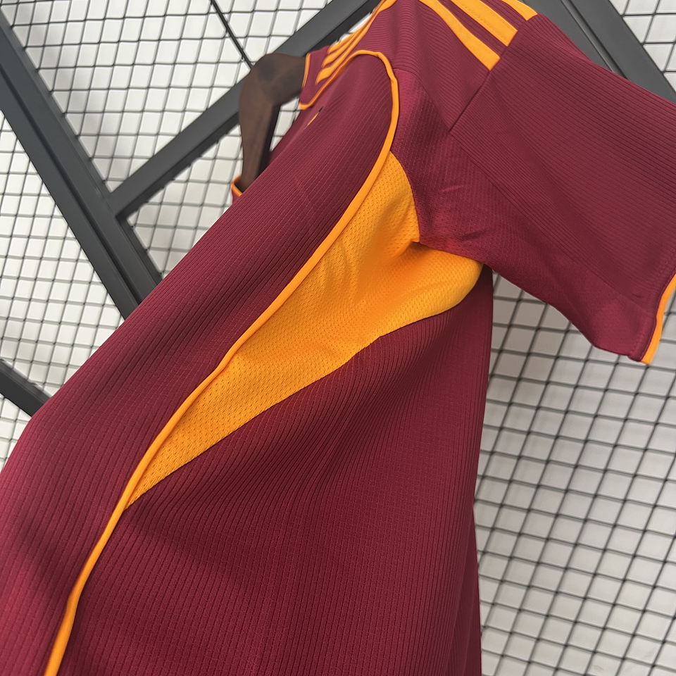 Roma Equipamento Principal 2025/26 6