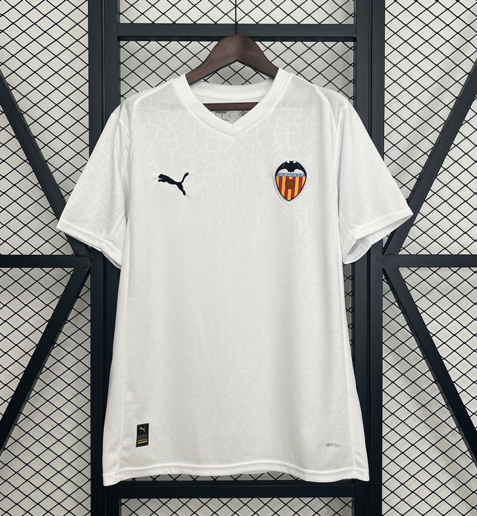 Valência Equipamento Principal 2025/26 1