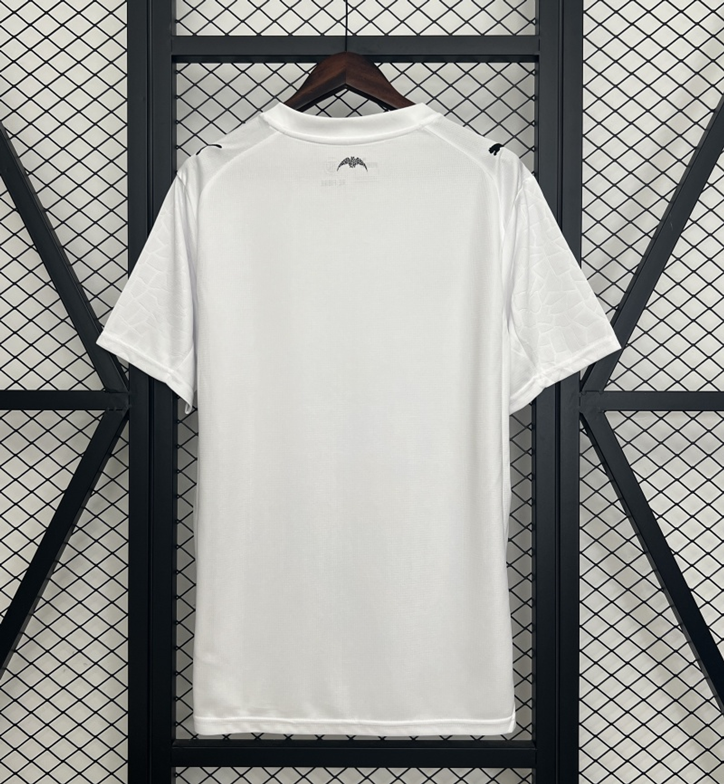 Valência Equipamento Principal 2025/26 2