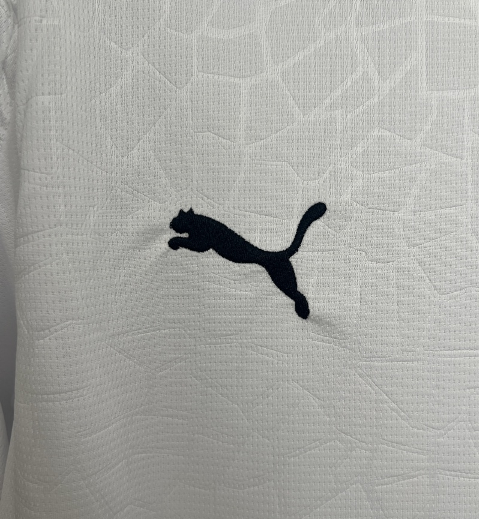 Valência Equipamento Principal 2025/26 4