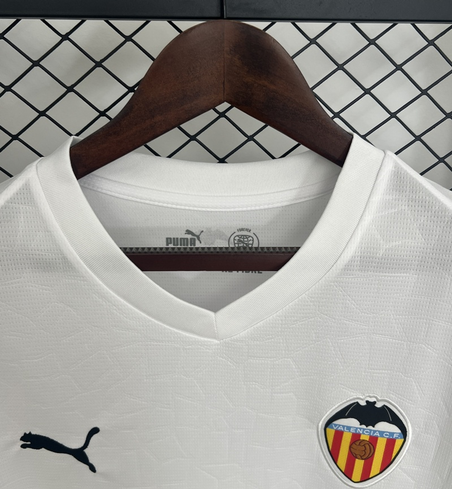 Valência Equipamento Principal 2025/26 5