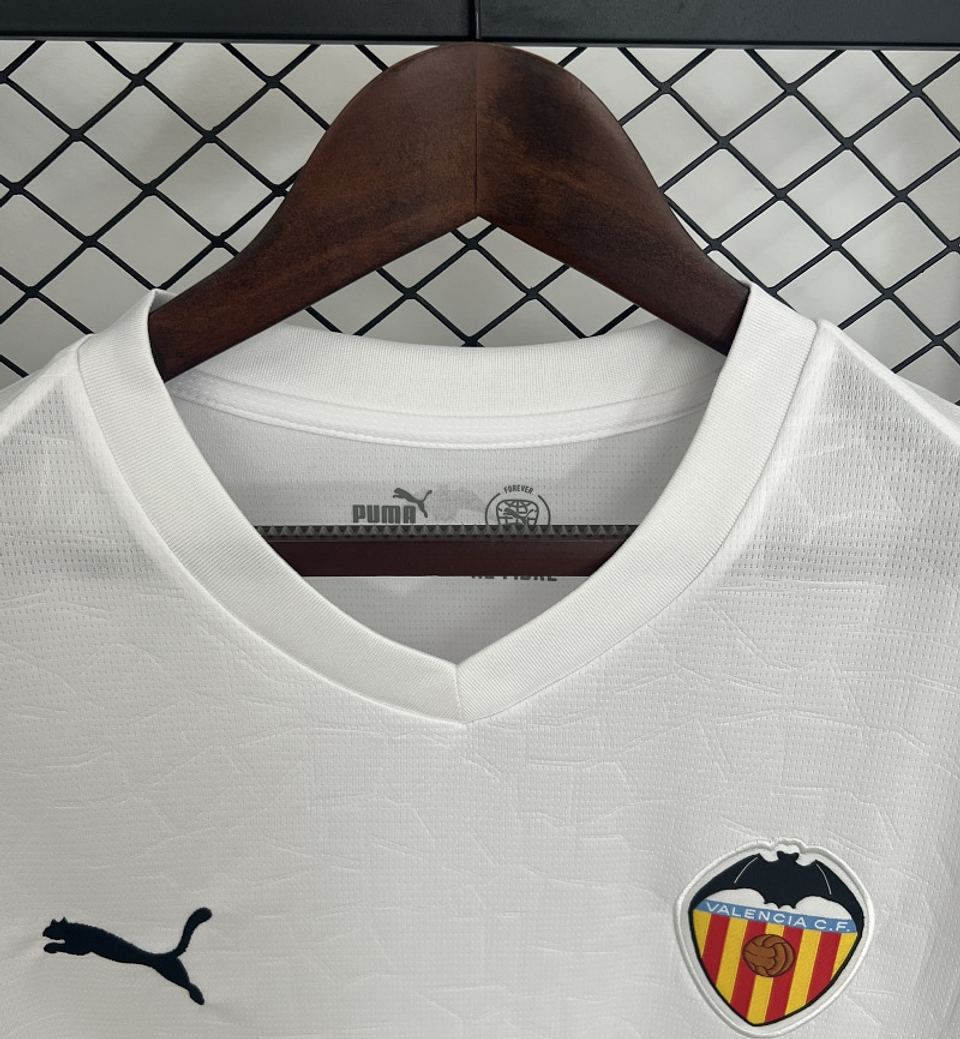 Valência Equipamento Principal 2025/26 5