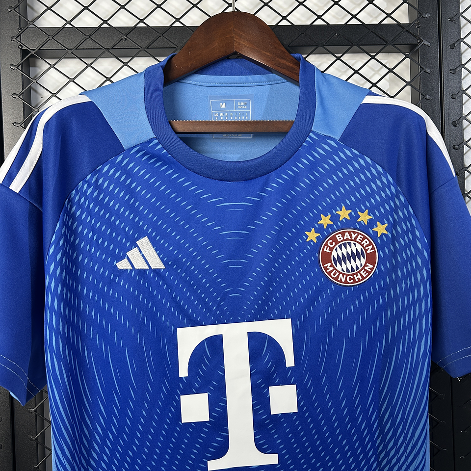 Bayern Munich Equipamento Guarda-Redes 2025/26 5