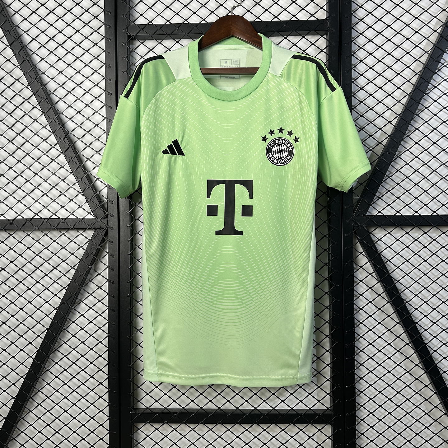 Bayern Munich Equipamento Guarda-Redes 2025/26 1