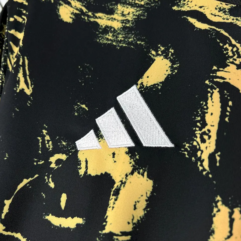 Newcastle Equipamento Pré-Jogo 2025/26 4