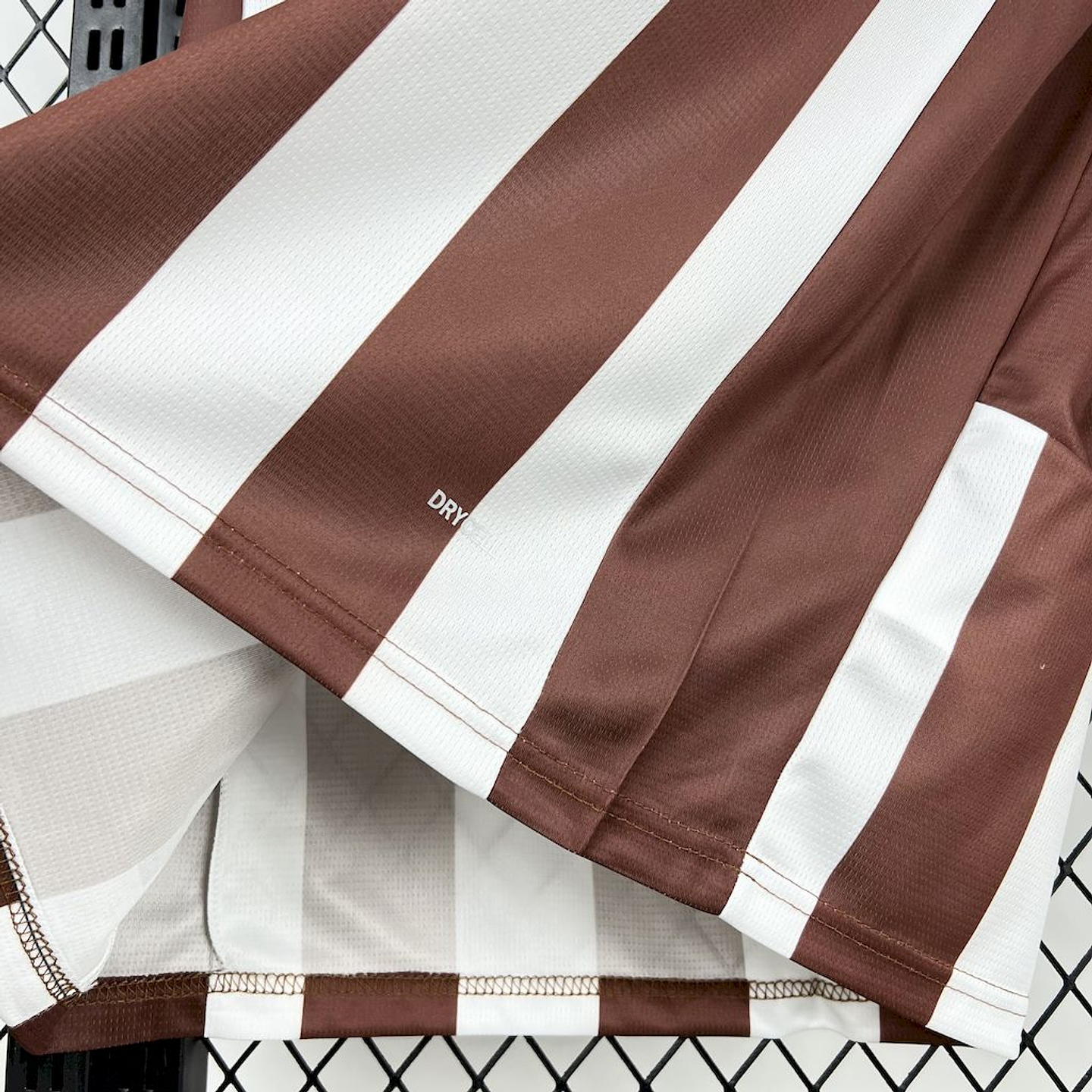 St. Pauli Equipamento Principal 2025/26 8