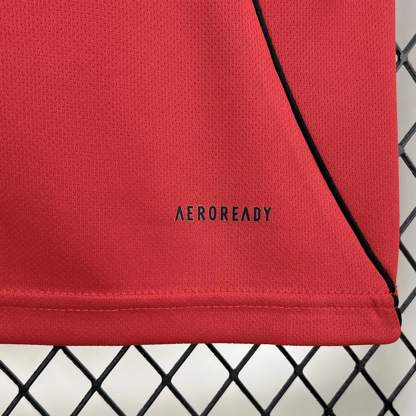 Manchester United Equipamento Principal 2025/26 8