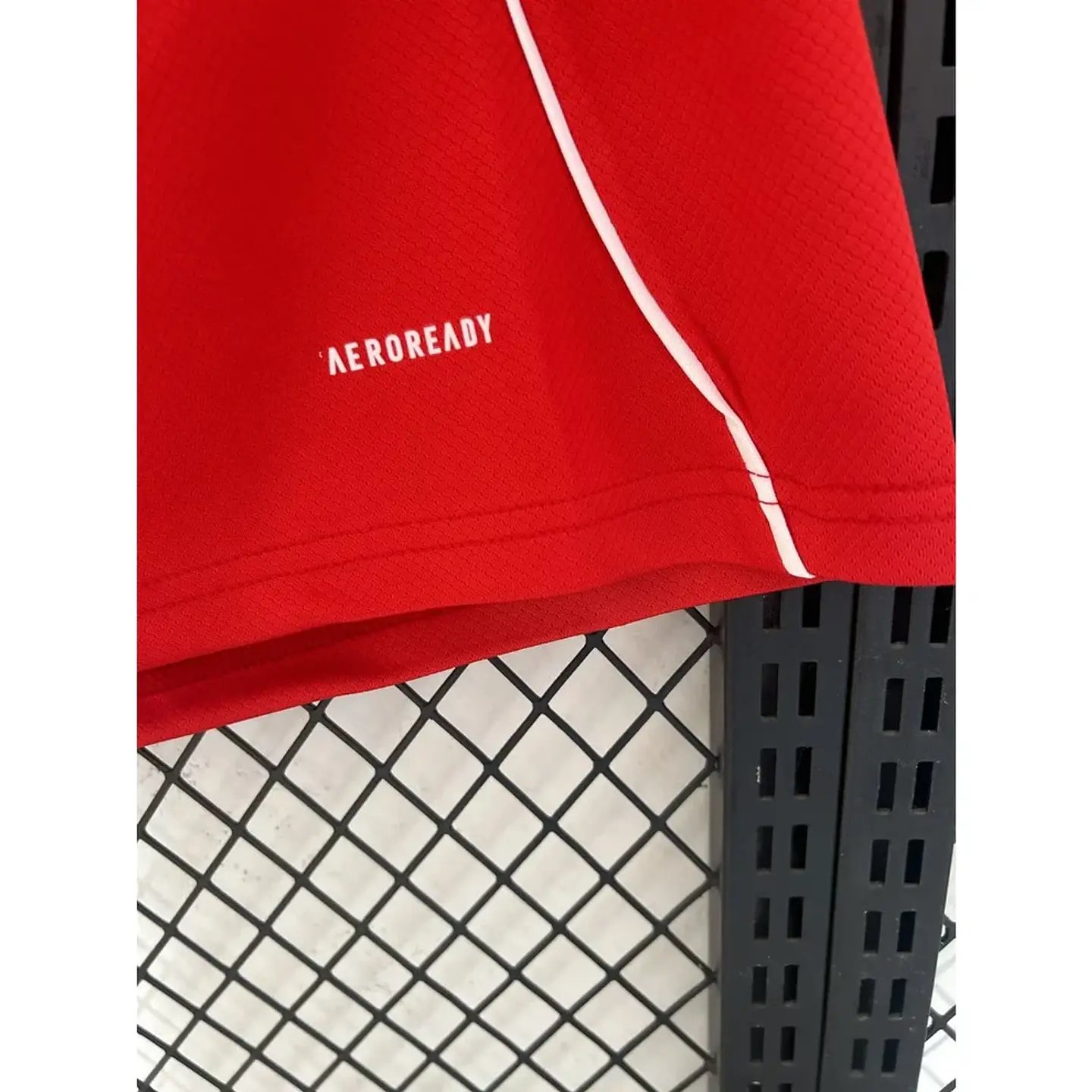 Liverpool Equipamento Principal 2025/26 6