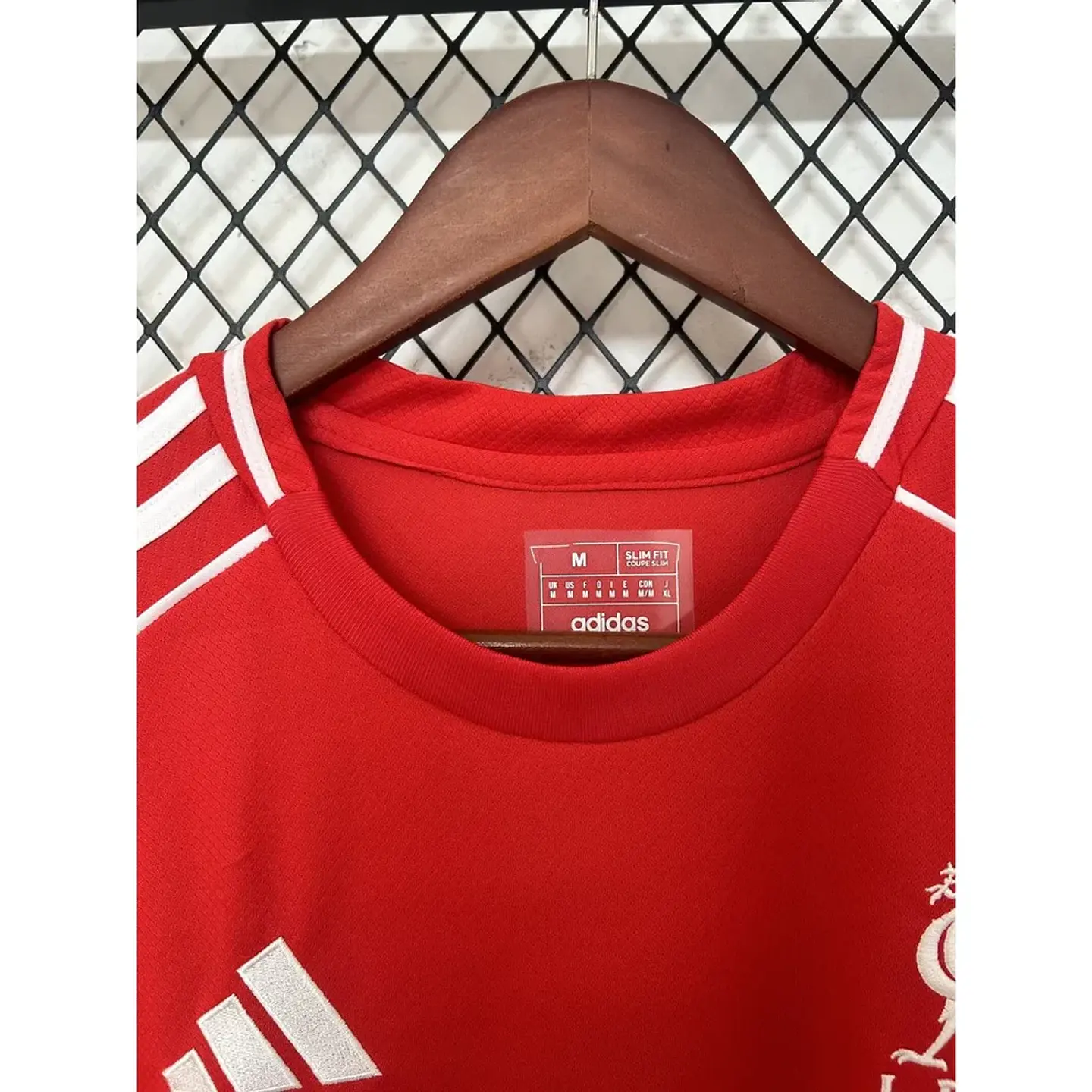 Liverpool Equipamento Principal 2025/26 4