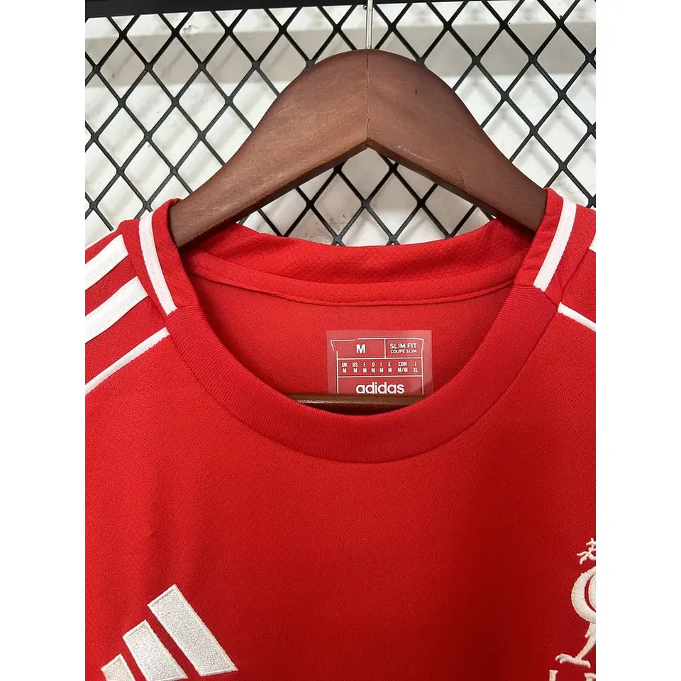 Liverpool Equipamento Principal 2025/26 4
