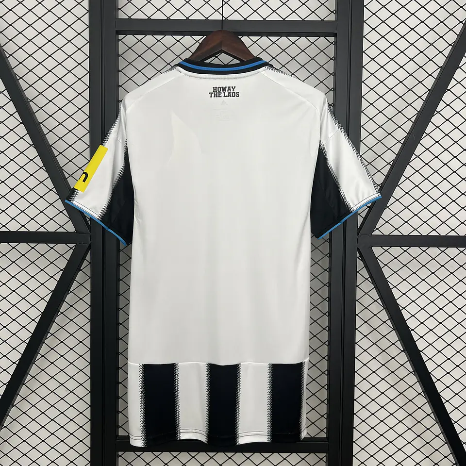 Newcastle Equipamento Principal 2025/26 2