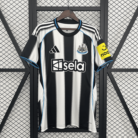 Newcastle Equipamento Principal 2025/26