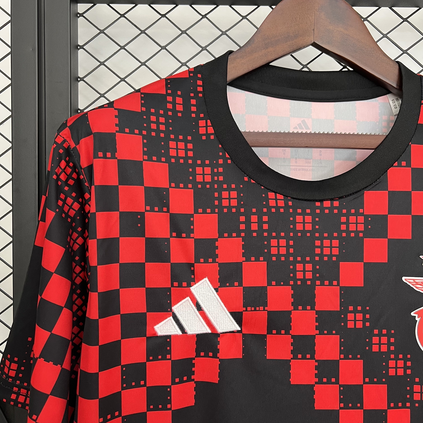 Benfica Equipamento Pré-Jogo 2025/26 4