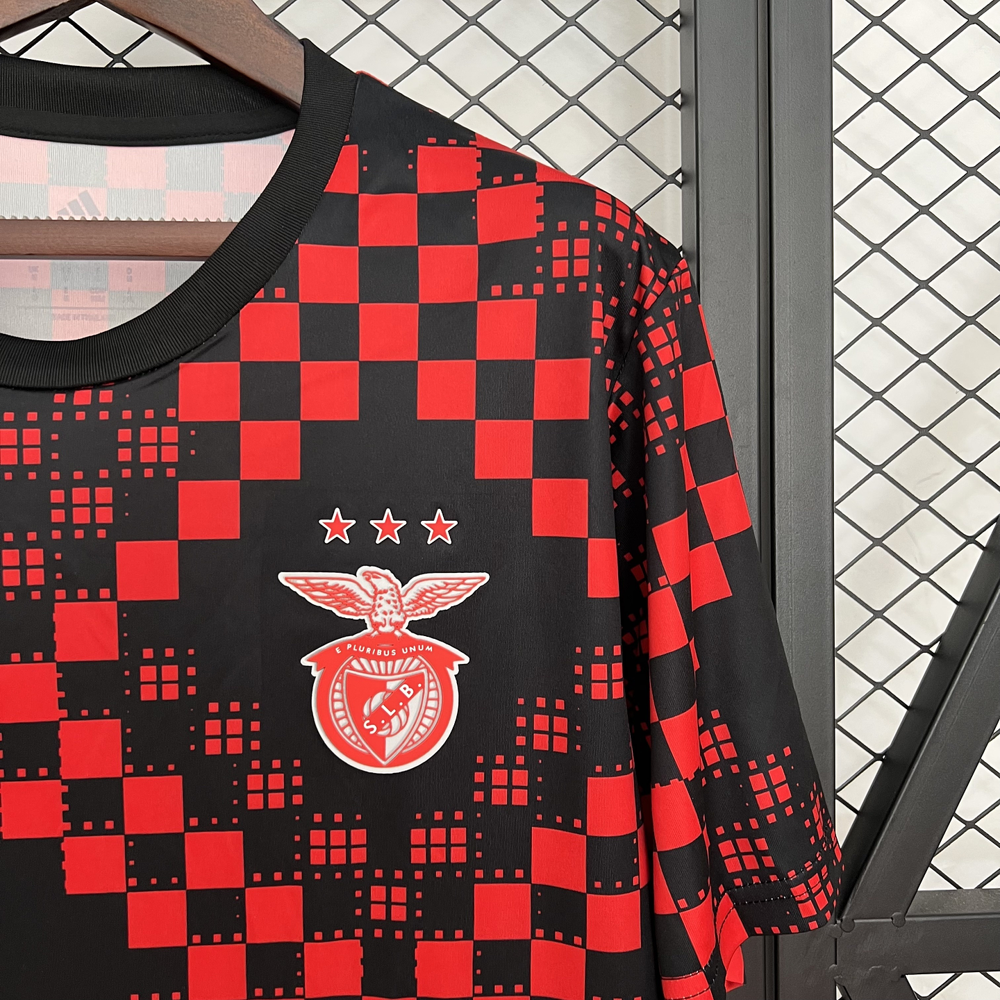 Benfica Equipamento Pré-Jogo 2025/26 3