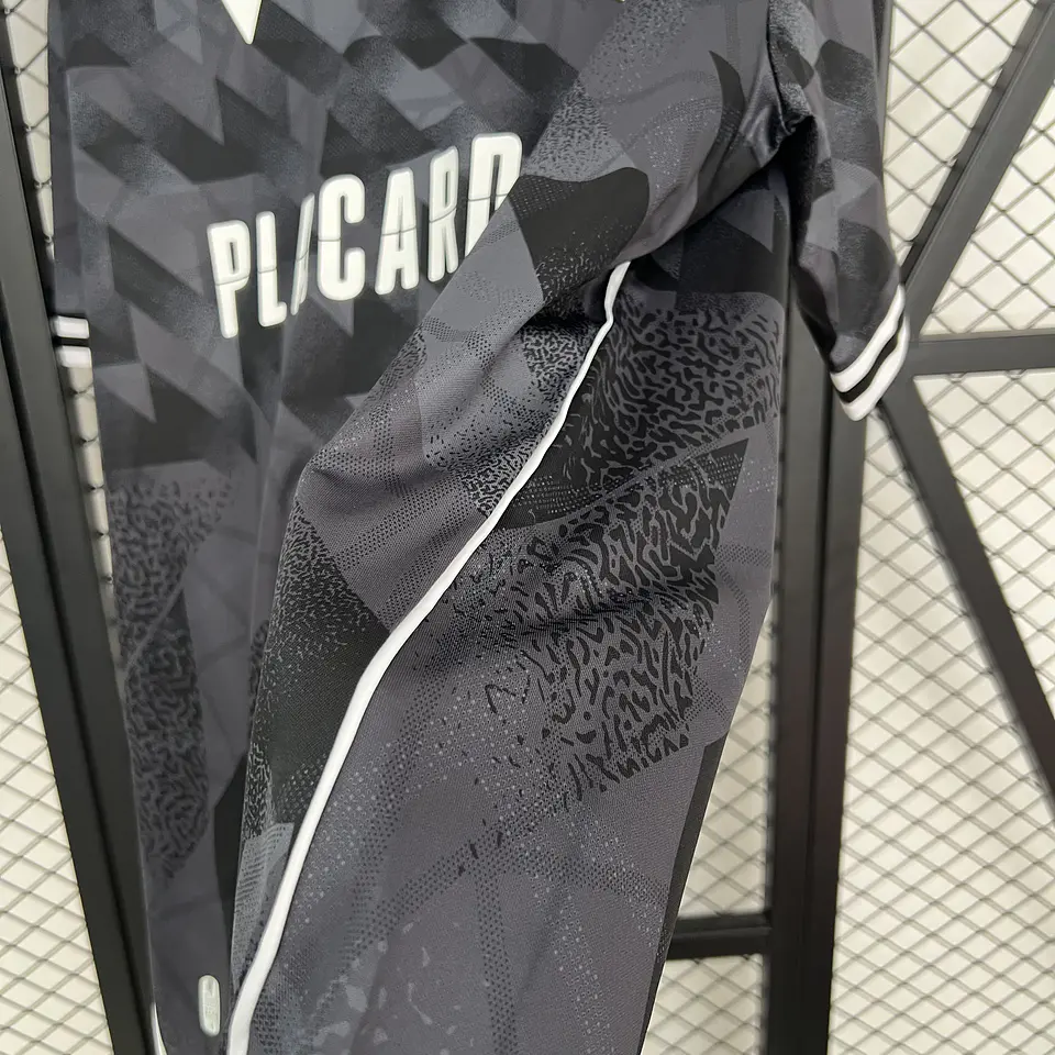 Vitória de Guimarães Equipamento Alternativo 2025/26 9