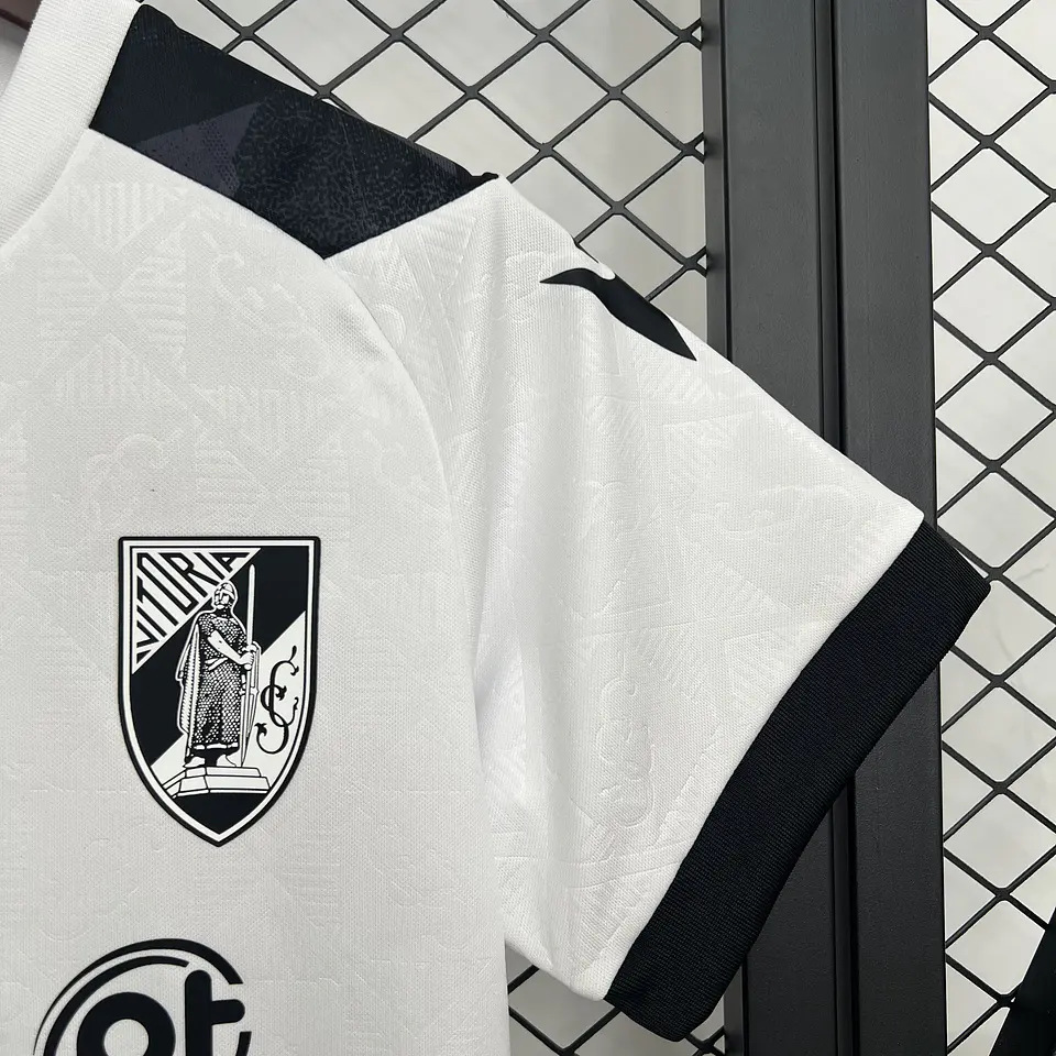 Vitória de Guimarães Equipamento Principal Kit Criança 2025/26 11