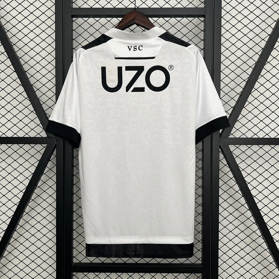 Vitória de Guimarães Equipamento Principal 2025/26 2