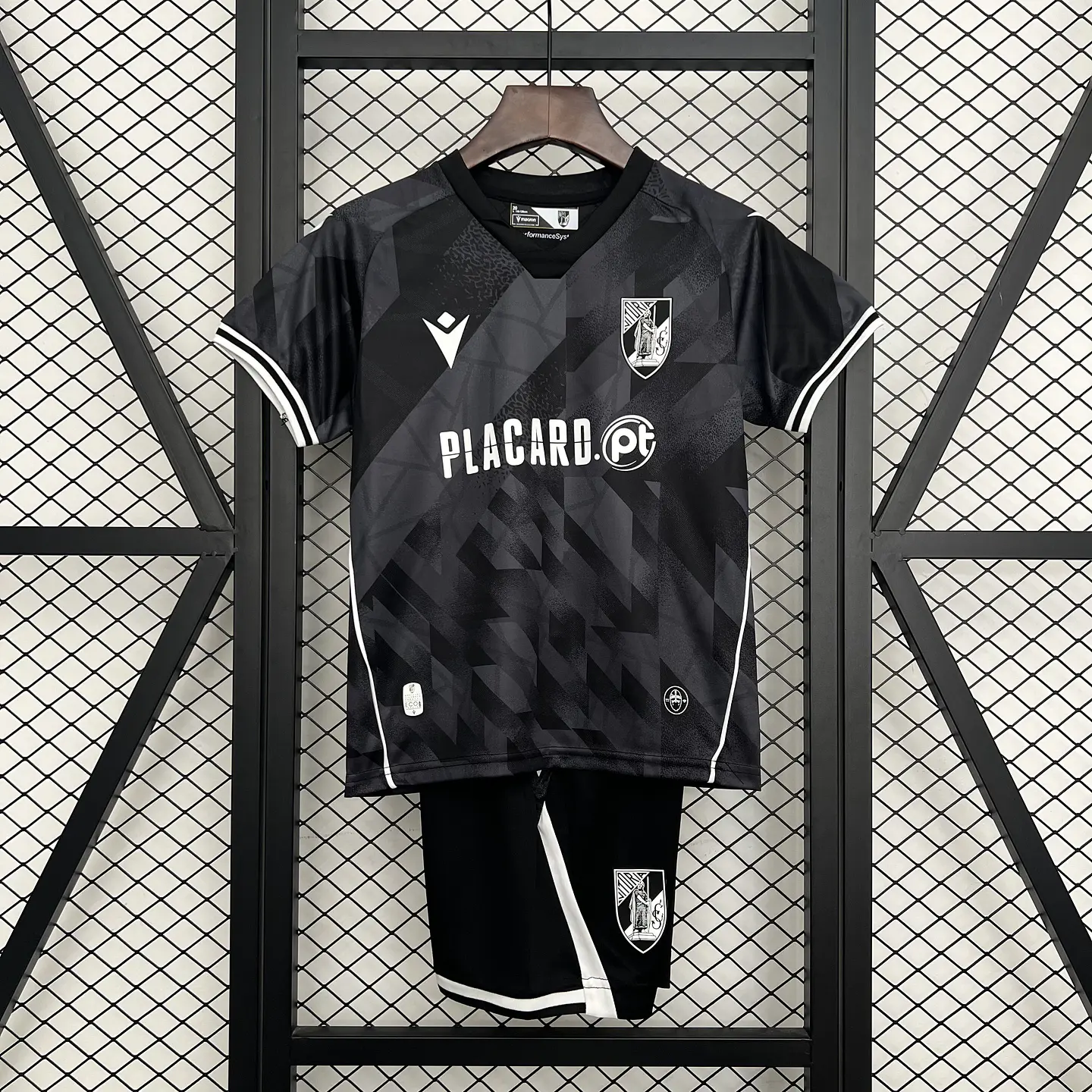 Vitória de Guimarães Equipamento Alternativo Kit Criança 2025/26 1