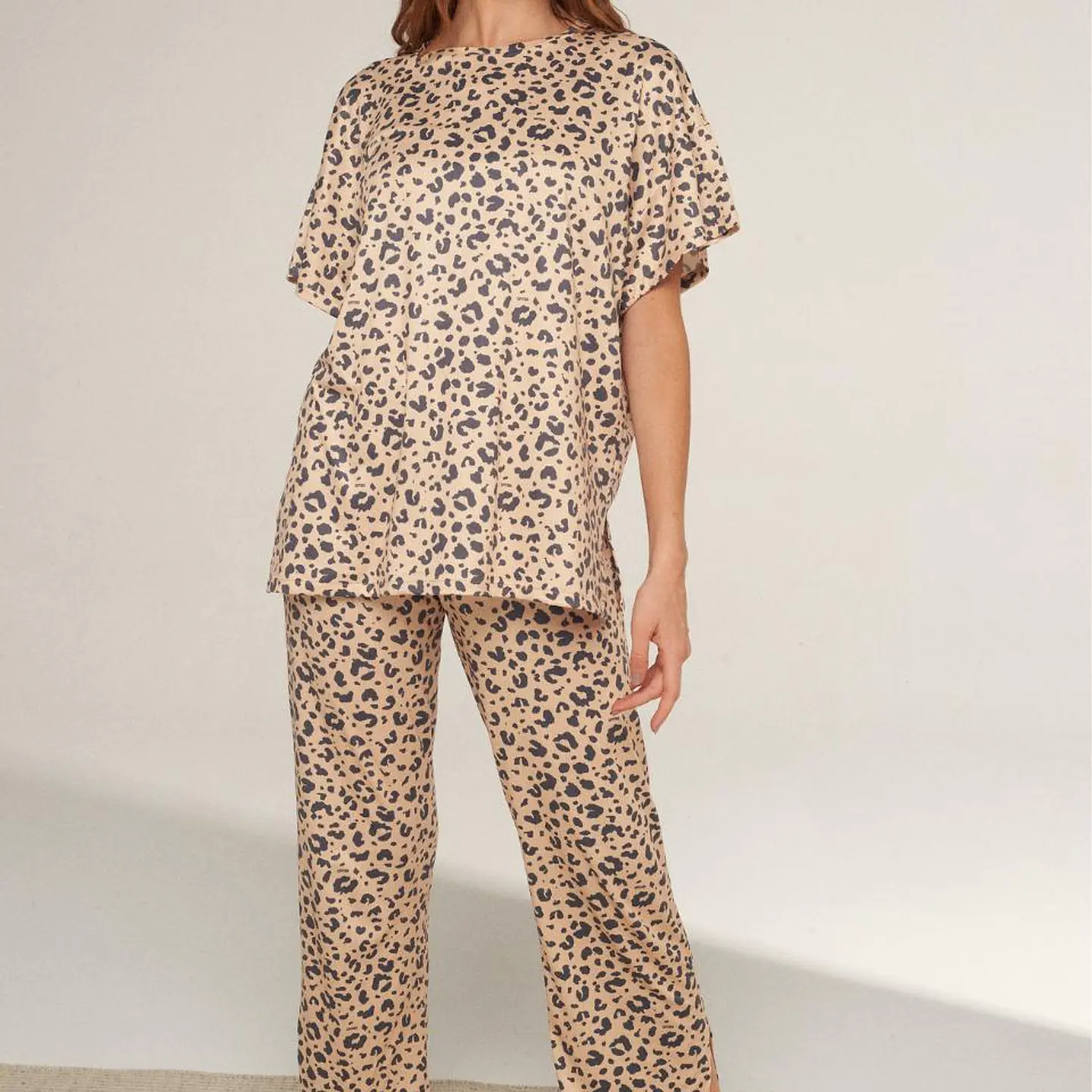 Pijama Emilia Animal Print Polera/Pantalón 1