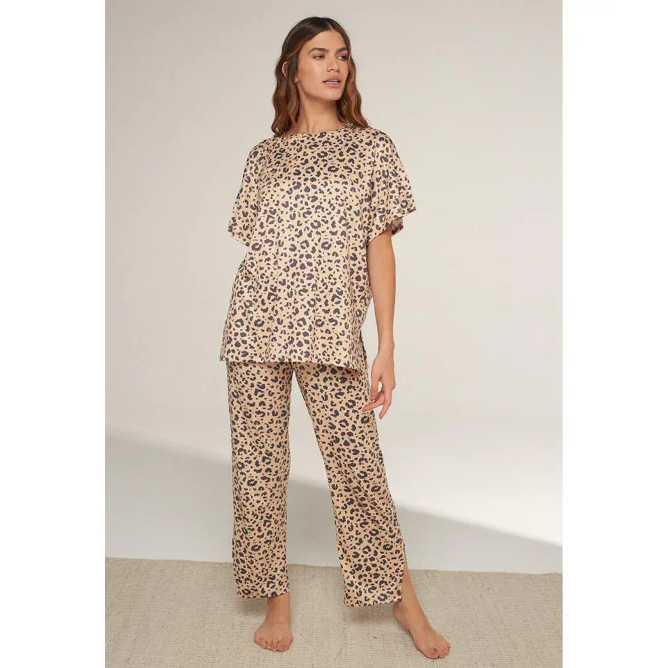 Pijama Emilia Animal Print Polera/Pantalón 5