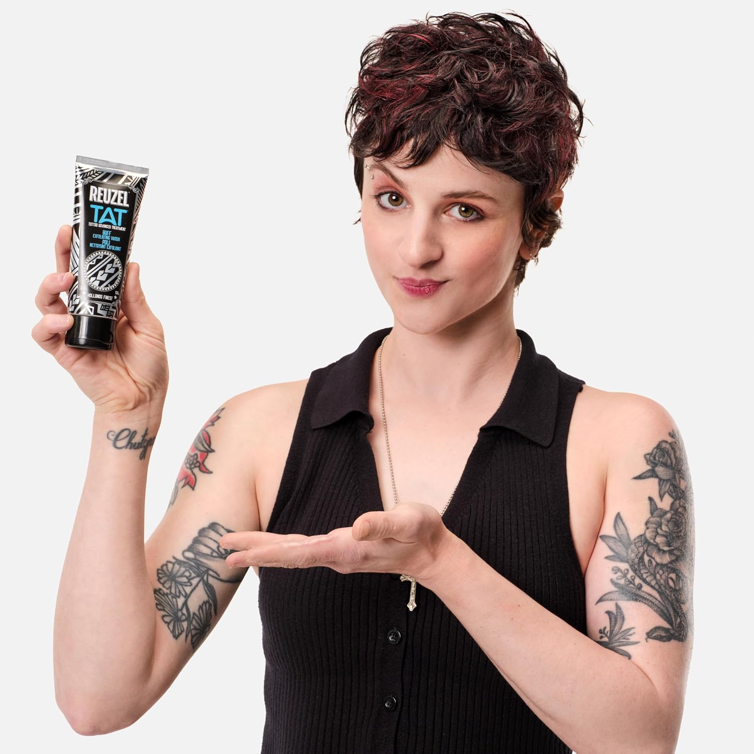 Exfoliante Suave Tatuajes Ilumina Define Formula Vegana 100ml Reuzel 7