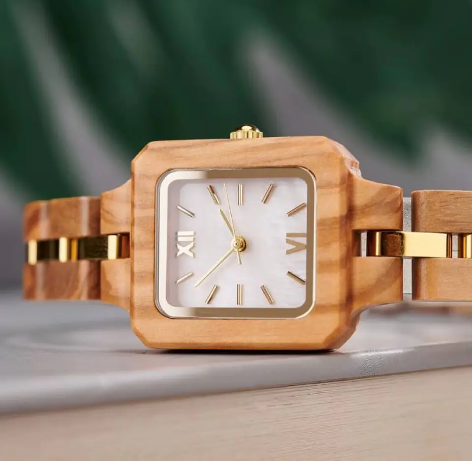 Reloj de madera Lunar Vanity 3