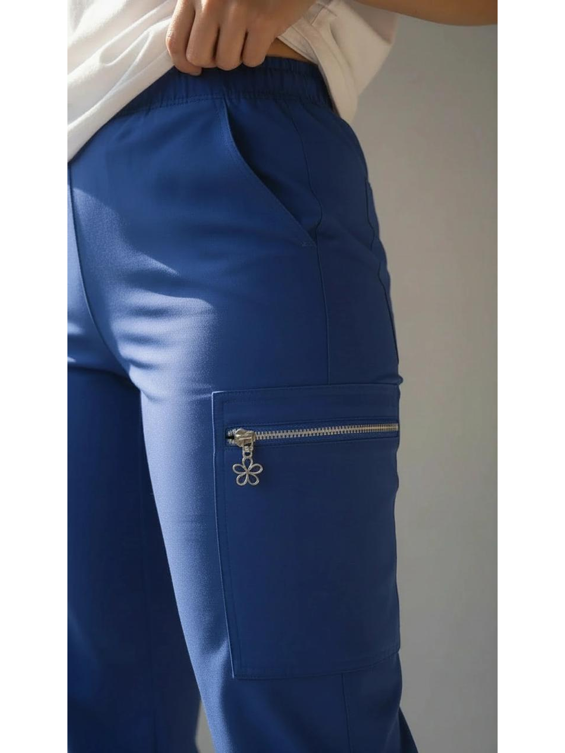 Pantalón con corte  4