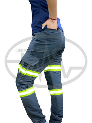 Pantalón Cargo Antifluido Femenino