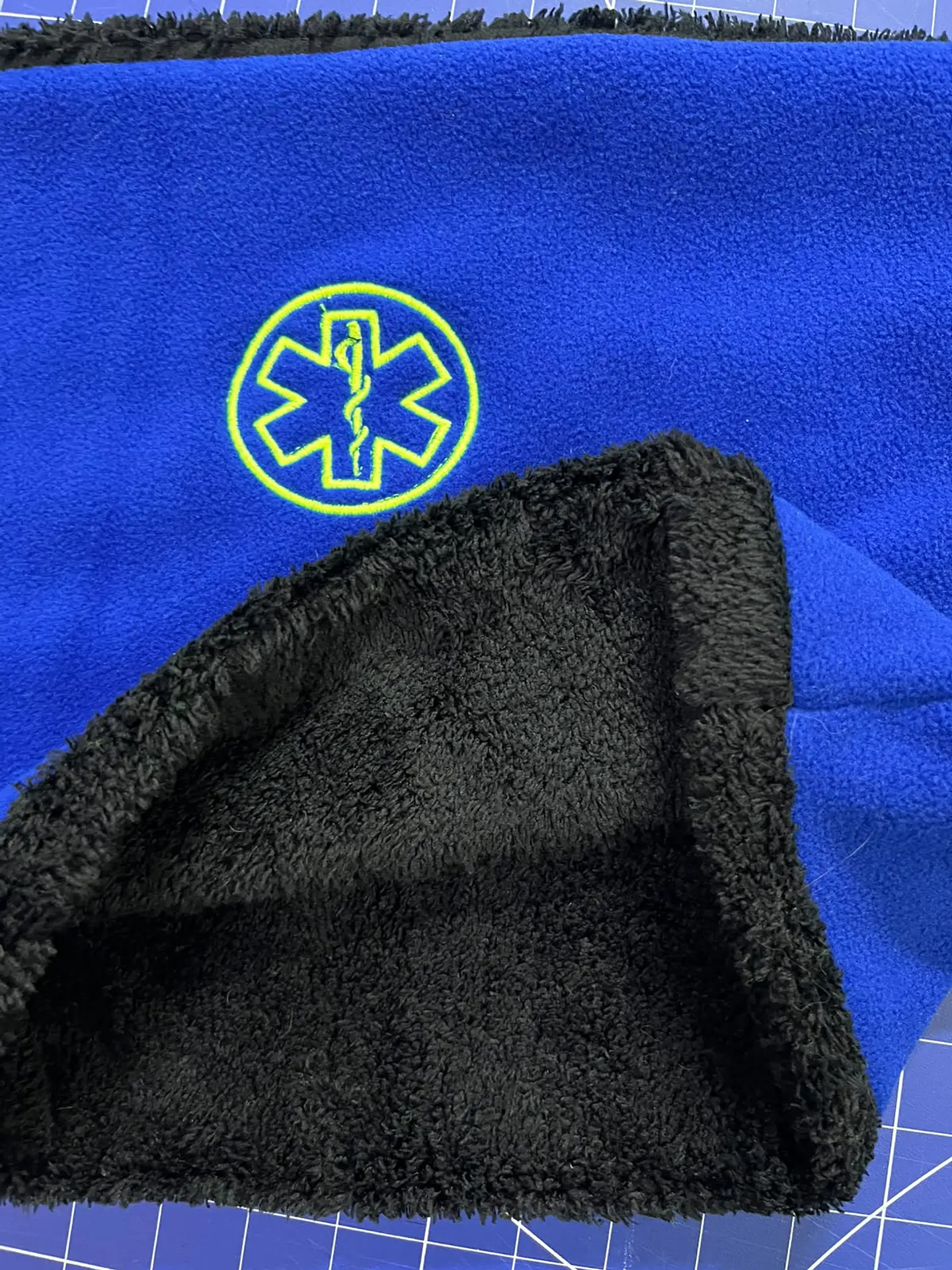 Cuello de polar Azul rey 3
