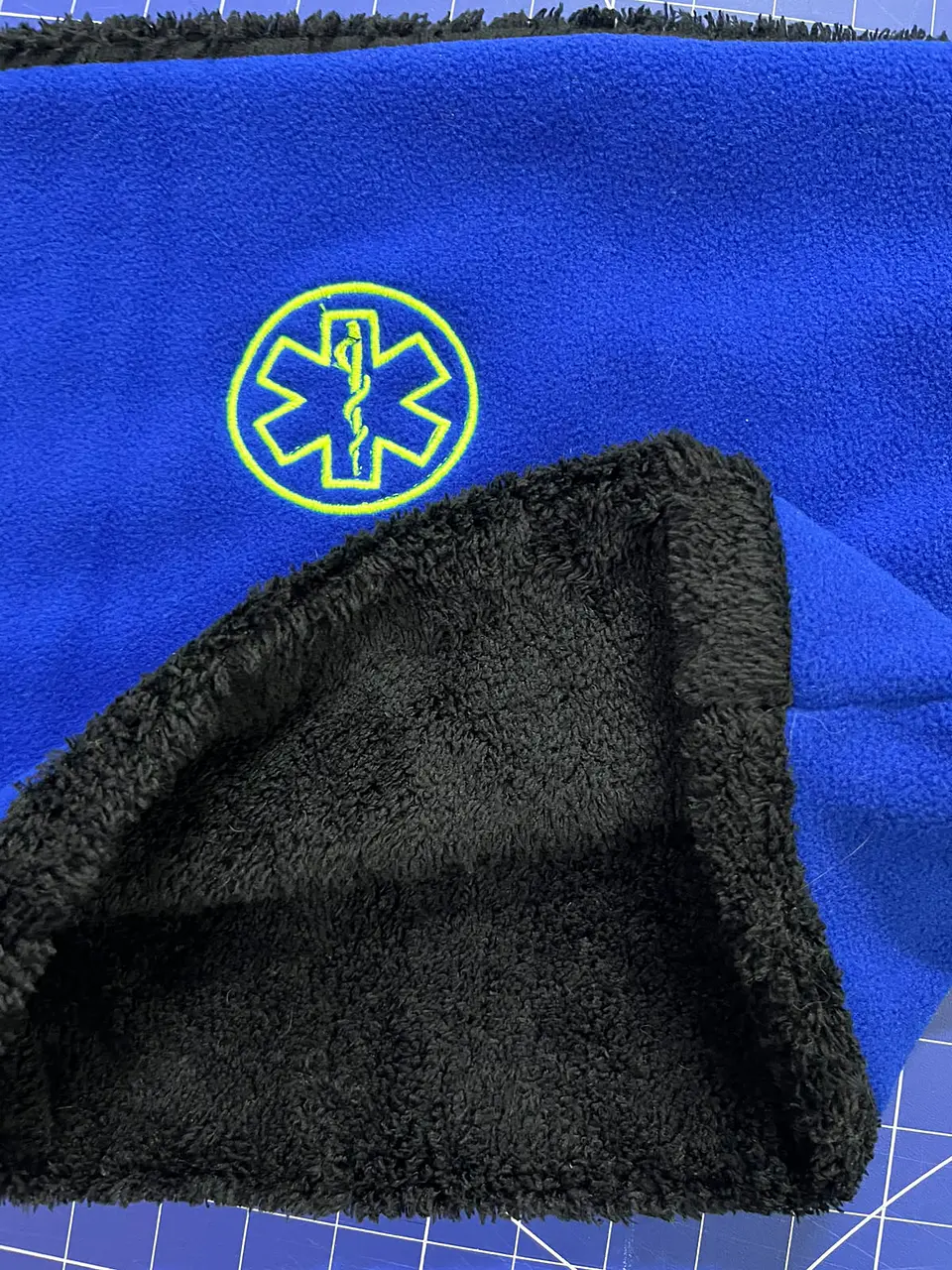 Cuello de polar Azul rey 3