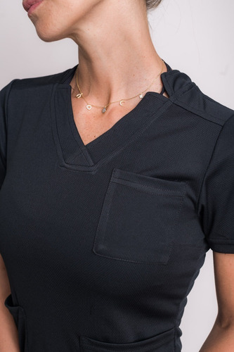 Uniforme Clínico Delantal Mumma Dri Fit – Negro  3