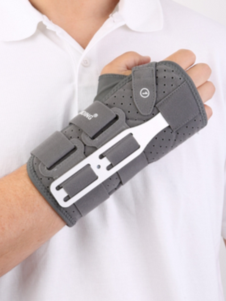 ÓRTESIS DE MUÑECA CON FÉRULA PALMAR-DORSAL 1