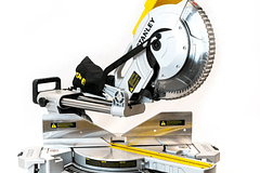 ACOLILLADORA STANLEY 10PUL 1800W 4800RPM SM18-B3