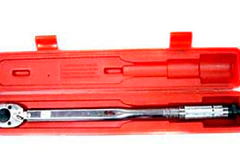 TORQUE UYUSTOOLS  150 LB TAIWAN  1/2